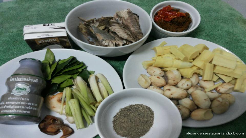 แกงไตปลา เป็นอาหารที่ได้รับความนิยมมากที่สุดในหลายประเทศในเอเชียใต้ แกงไตปลารสเผ็ดทำจากหัวหอม มะเขือเทศ เครื่องเทศ และมะพร้าว